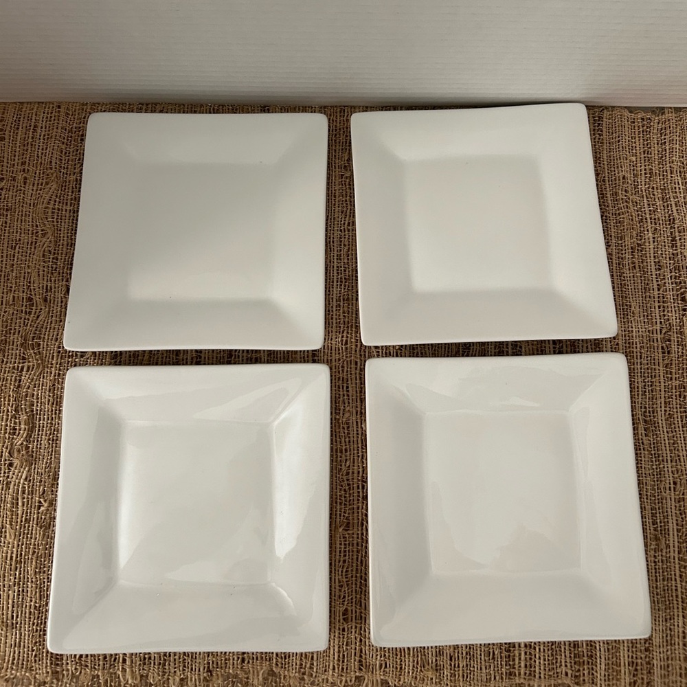New Crate & Barrel White Square Salad Appetizer Dessert Plates 6”Set of 4.